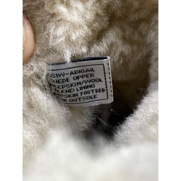 Bearpaw Boots Women's Size 7 ABIGAIL 1 Button Chestnut Suede Sheepskin Mid-Calf - Picture 7 of 9